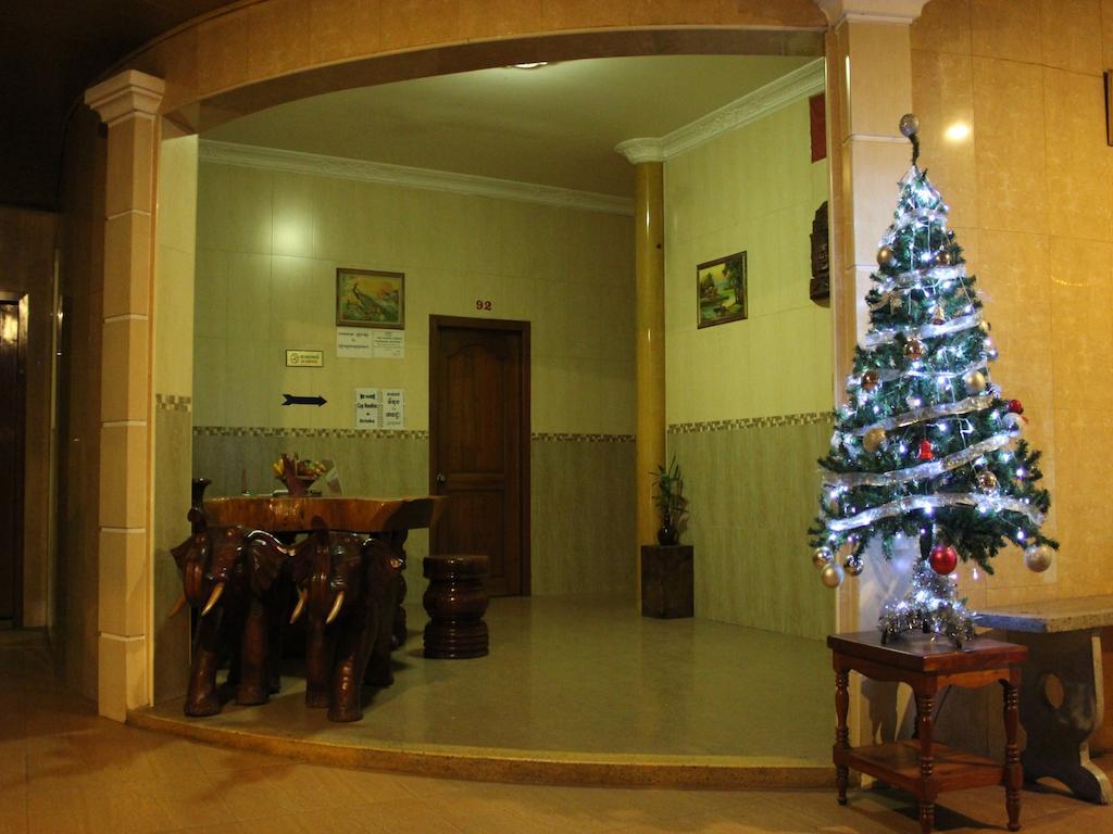 ลัคกี้ 1 เกสท์เฮาส์ Hotel พนมเปญ ภายนอก รูปภาพ