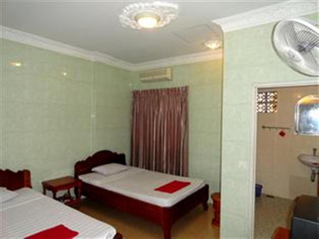 ลัคกี้ 1 เกสท์เฮาส์ Hotel พนมเปญ ภายนอก รูปภาพ