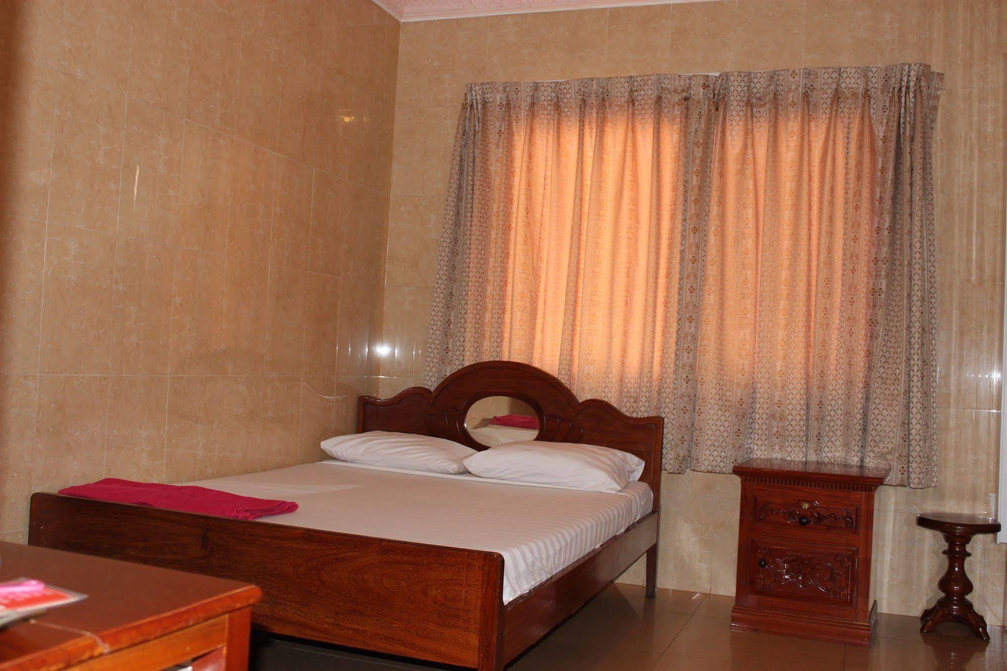 ลัคกี้ 1 เกสท์เฮาส์ Hotel พนมเปญ ภายนอก รูปภาพ