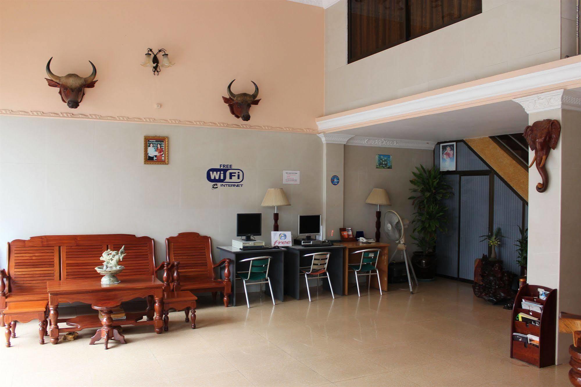 ลัคกี้ 1 เกสท์เฮาส์ Hotel พนมเปญ ภายนอก รูปภาพ