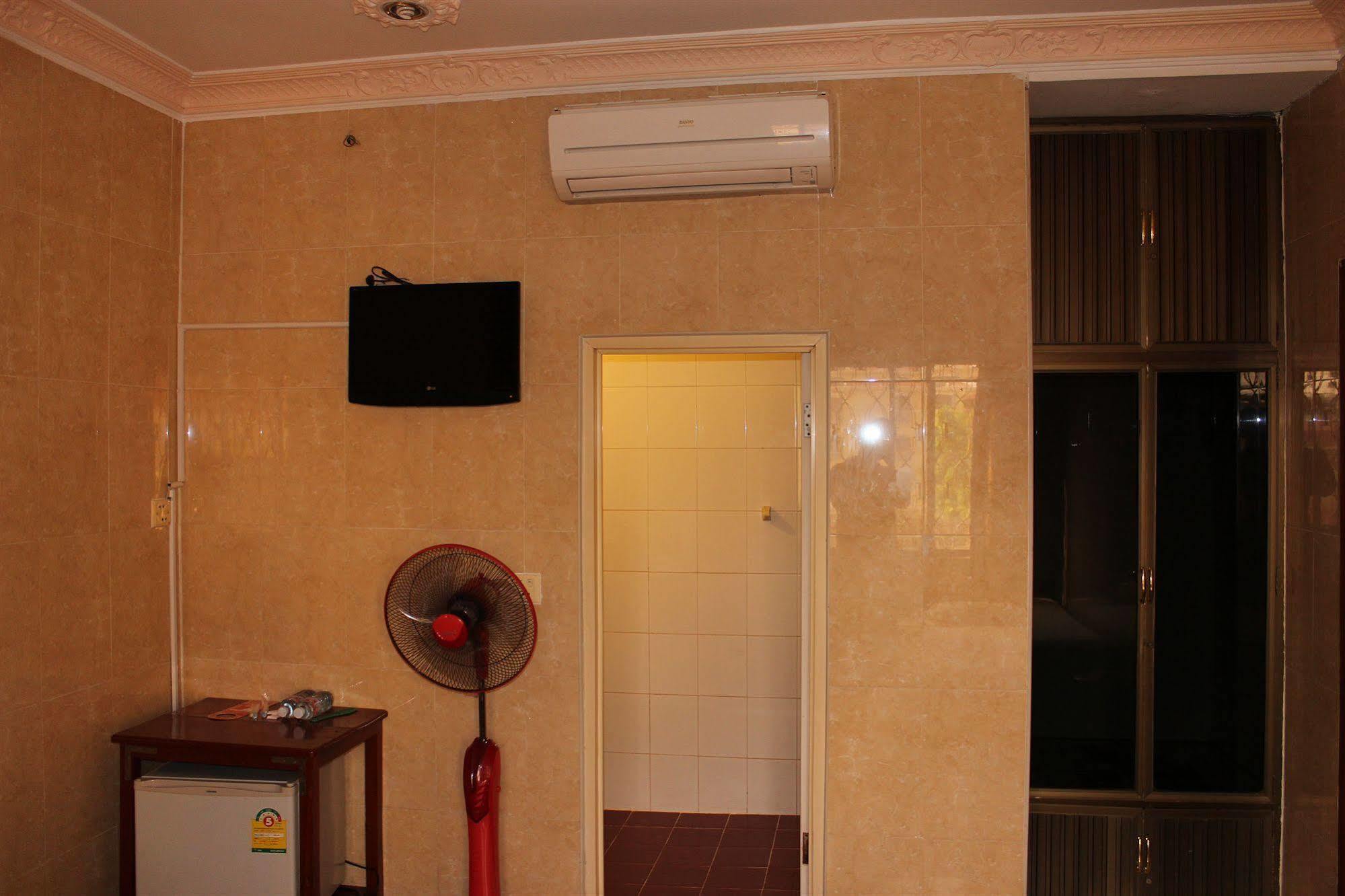 ลัคกี้ 1 เกสท์เฮาส์ Hotel พนมเปญ ภายนอก รูปภาพ