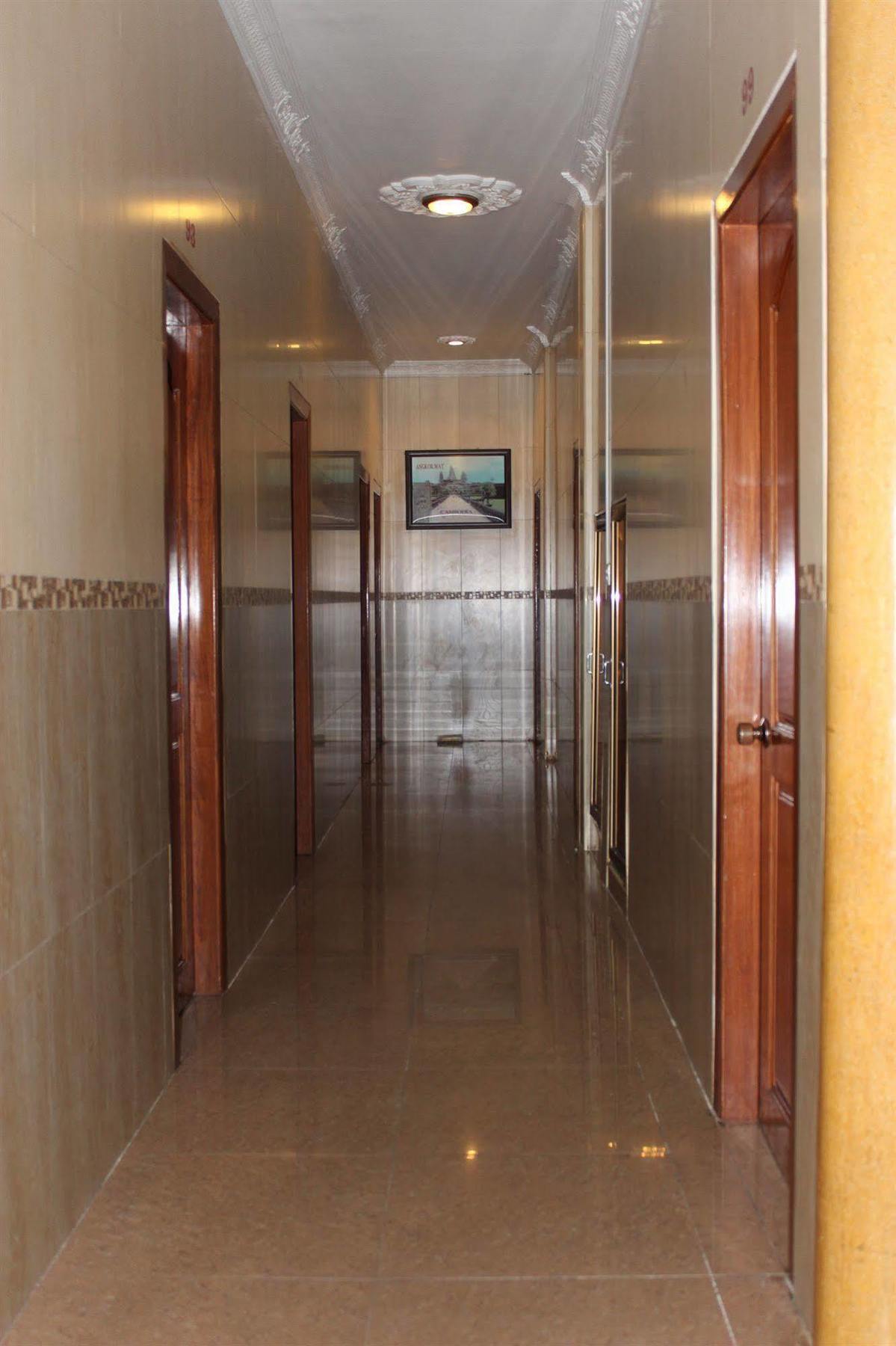 ลัคกี้ 1 เกสท์เฮาส์ Hotel พนมเปญ ภายนอก รูปภาพ